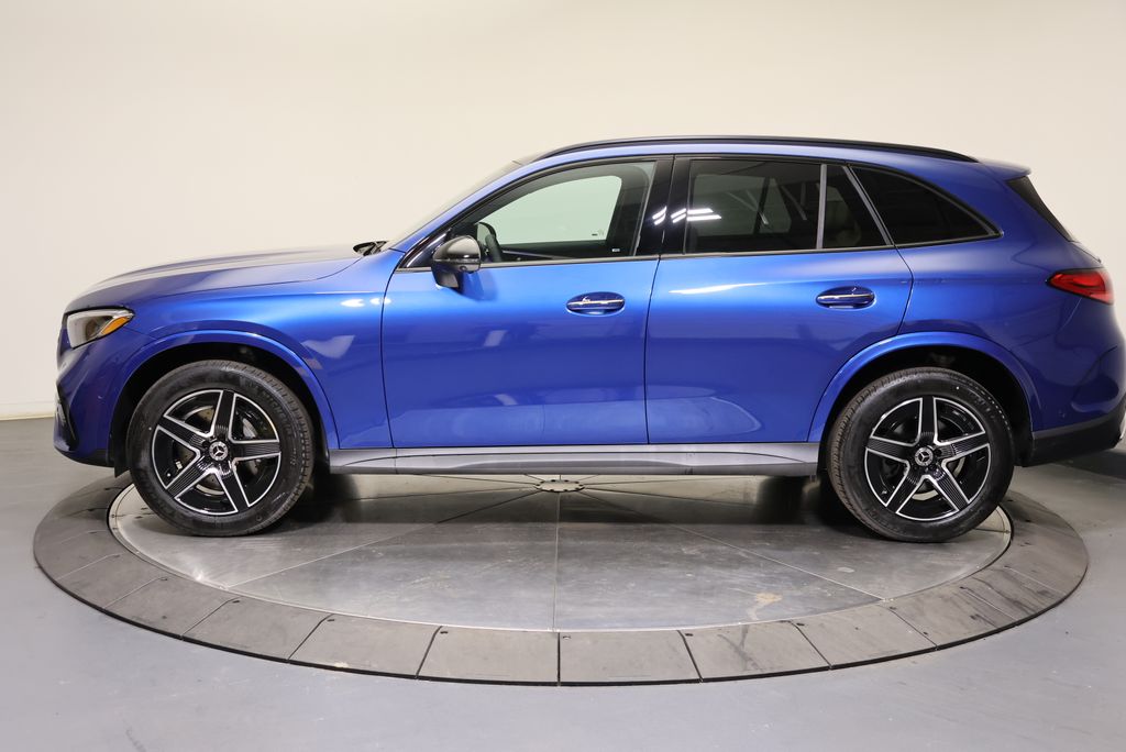 Thumbnail: 2027 Mercedes-Benz GLC - 4