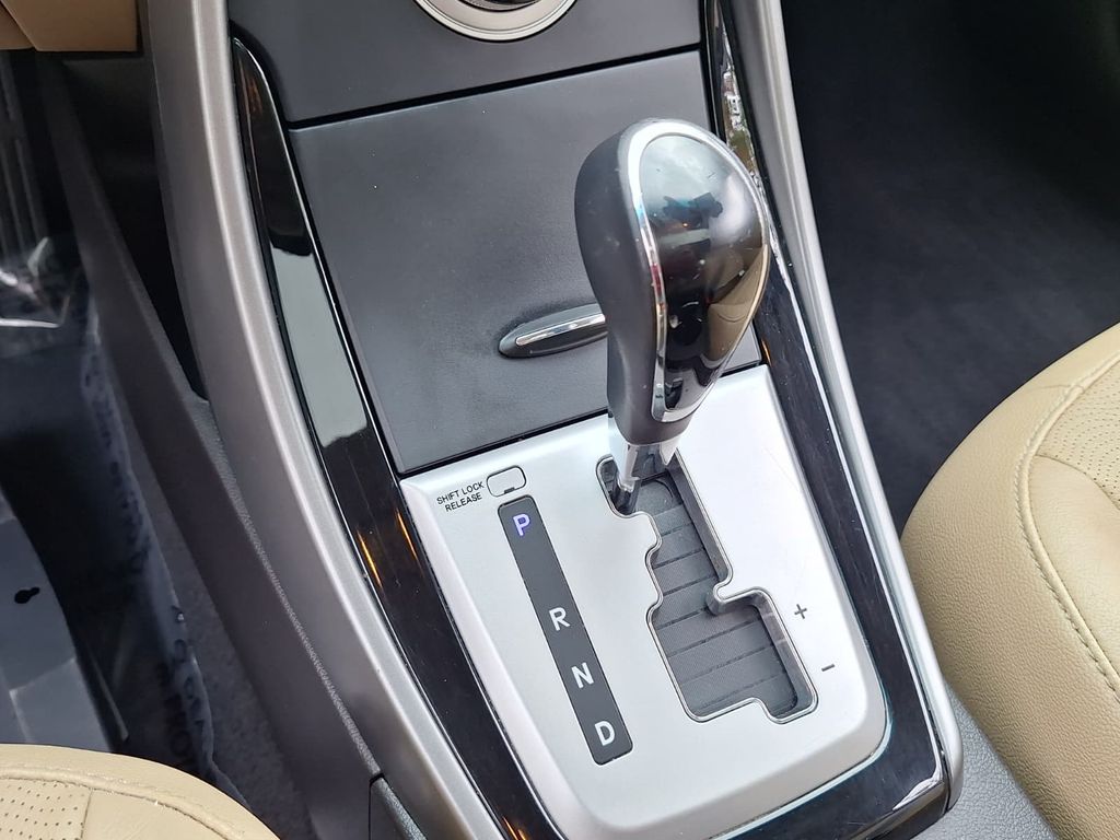 Thumbnail: 2013 Hyundai Elantra - 26