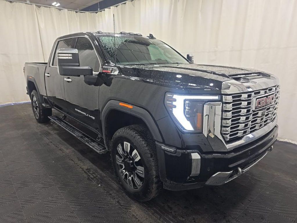 Used 2025 Black GMC Denali image 3