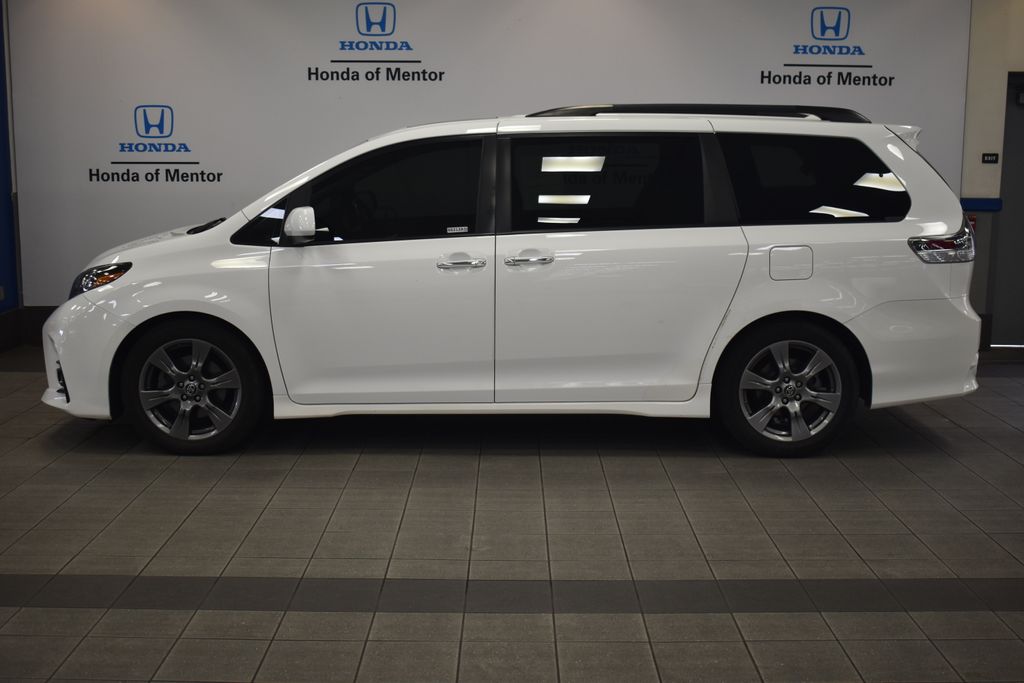 Thumbnail: 2019 Toyota Sienna - 2