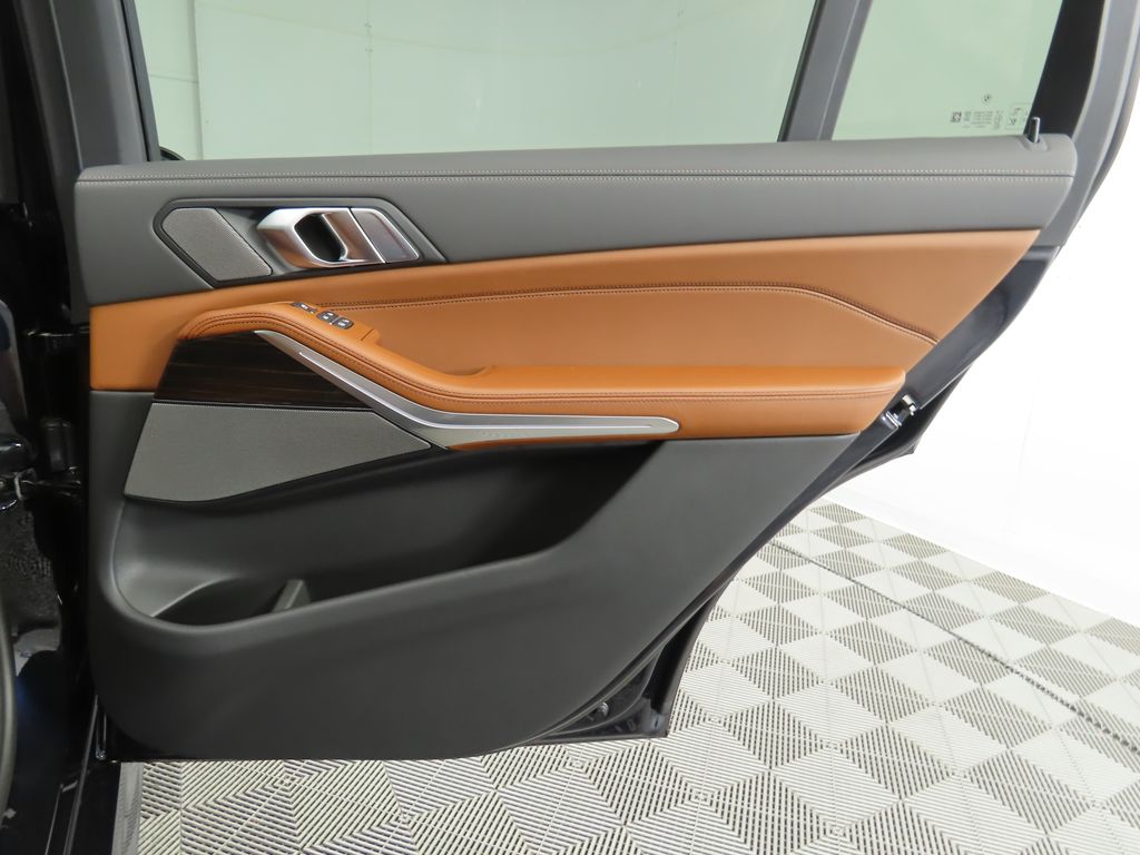 Thumbnail: 2026 BMW X7 - 28