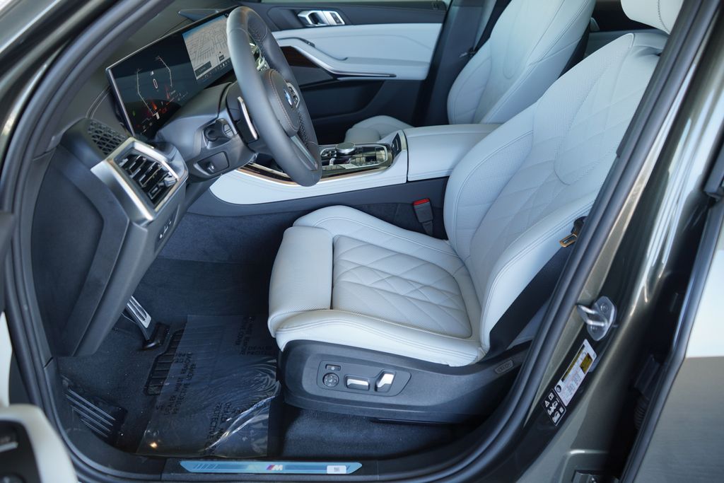 Thumbnail: 2026 BMW X5 - 11