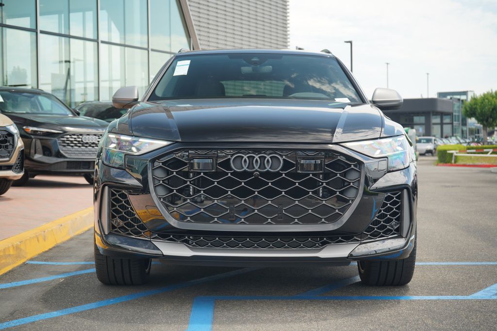Thumbnail: 2025 Audi RS Q8 - 5