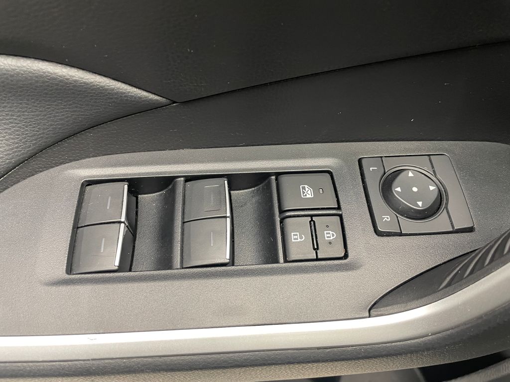 2023 Toyota RAV4 XLE 10
