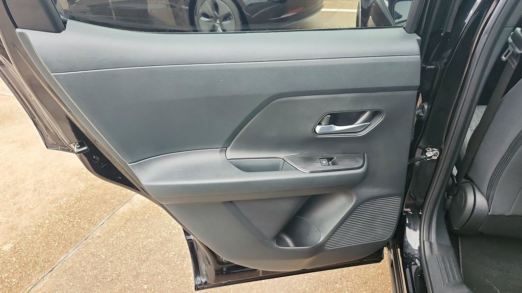 2025 Nissan Kicks