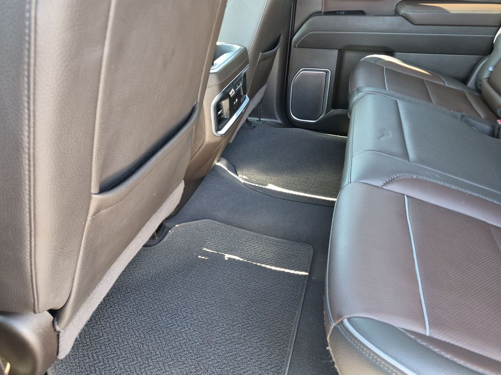 Used 2023 White GMC Denali image 38