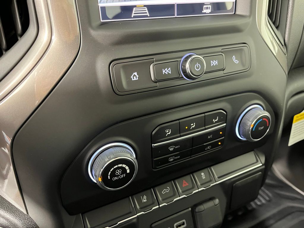 Thumbnail: 2026 Chevrolet Silverado 2500 - 29