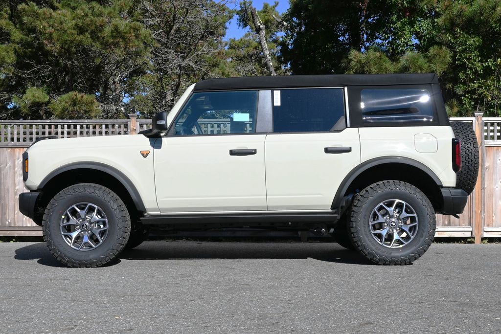 Thumbnail: 2025 Ford Bronco - 2