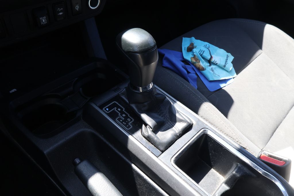 Thumbnail: 2019 Toyota Tacoma - 26