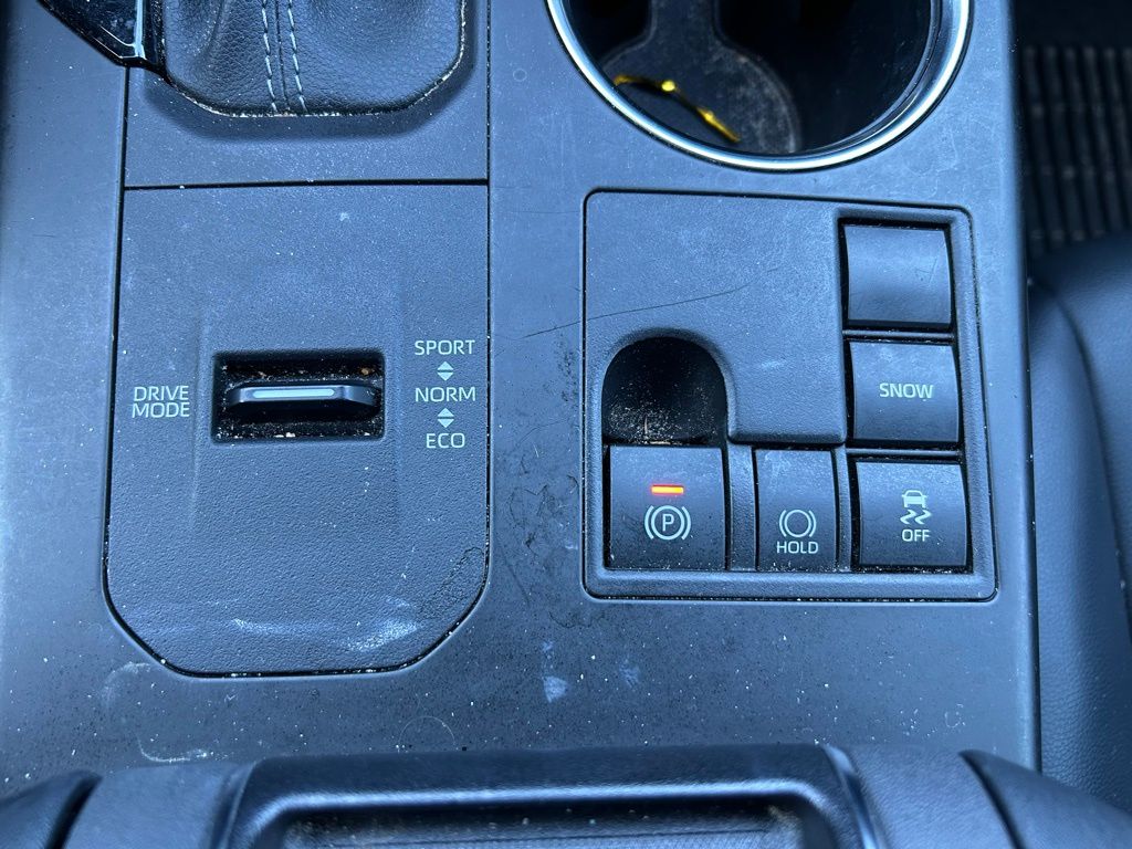 Thumbnail: 2023 Toyota Highlander - 29