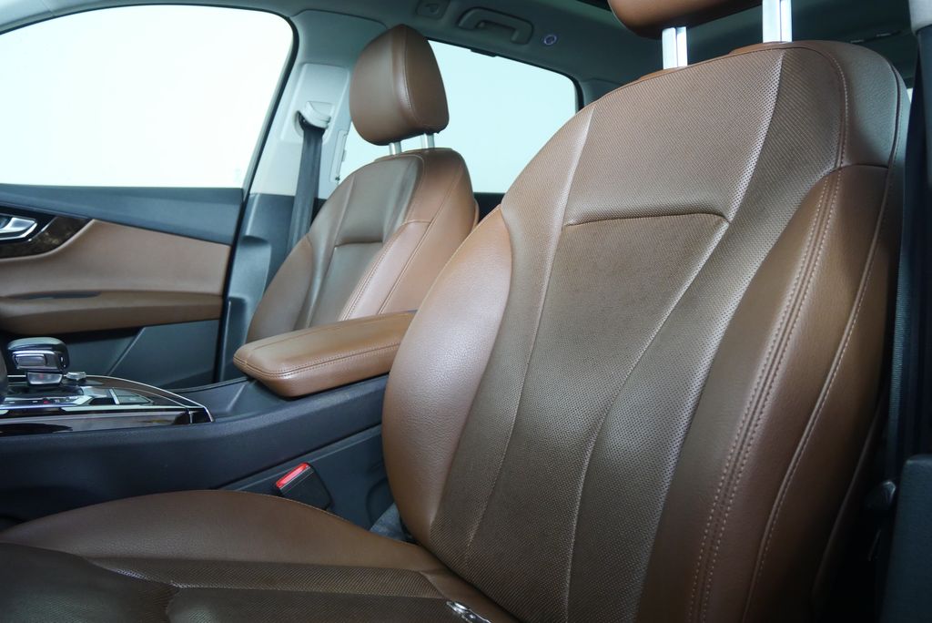 Thumbnail: 2017 Audi Q7 - 11