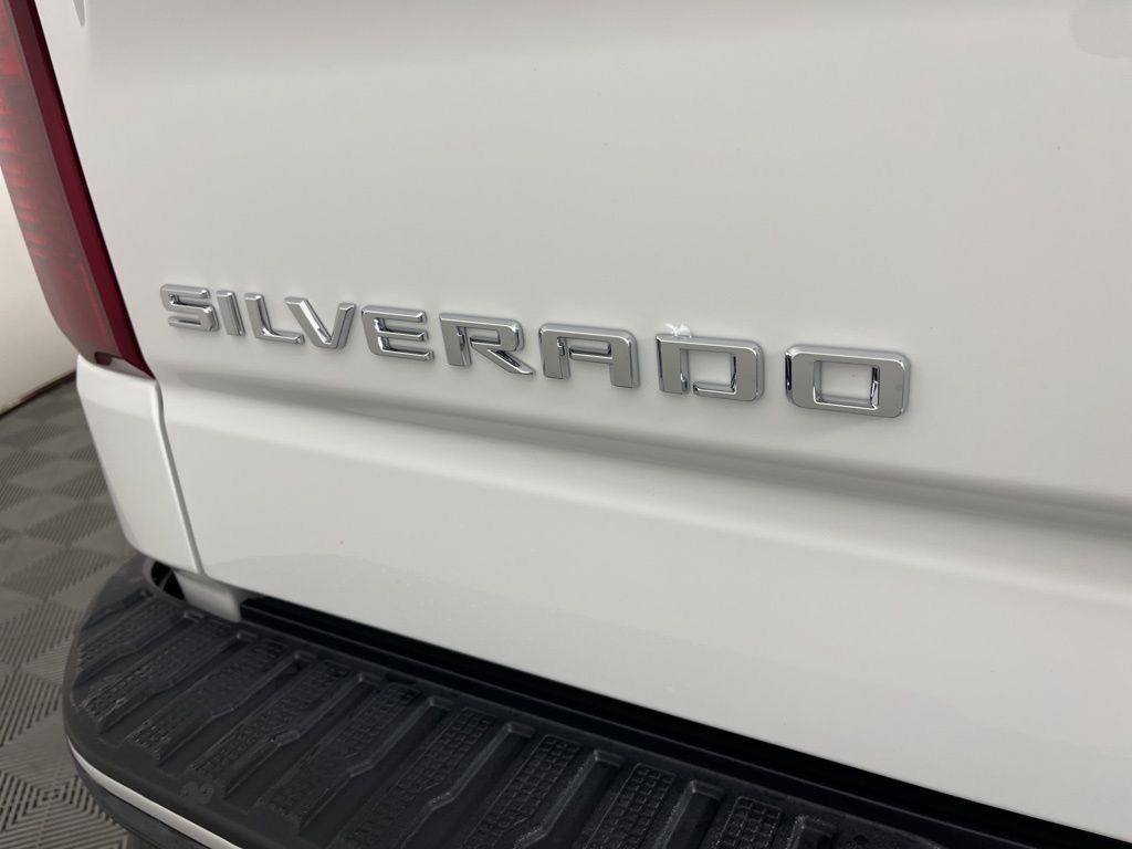 2025 Chevrolet Silverado 1500 WT 3