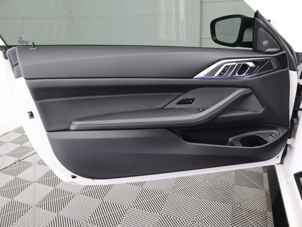 Thumbnail: 2023 BMW M4 - 25