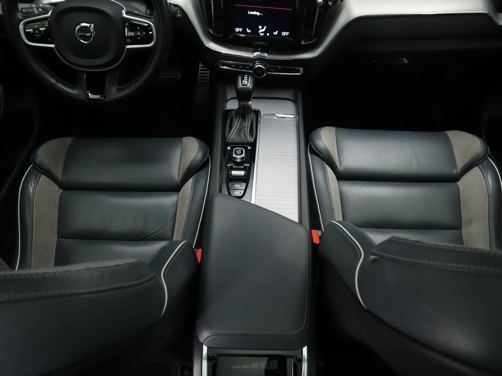 Thumbnail: 2021 Volvo XC60 - 17