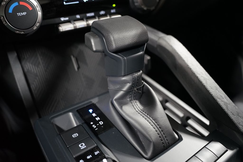 2025 Toyota Tacoma SR5 23
