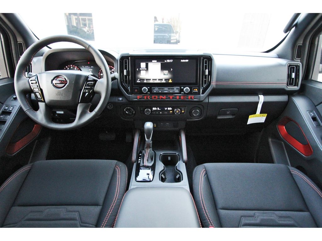 2025 Nissan Frontier PRO-4X - 6