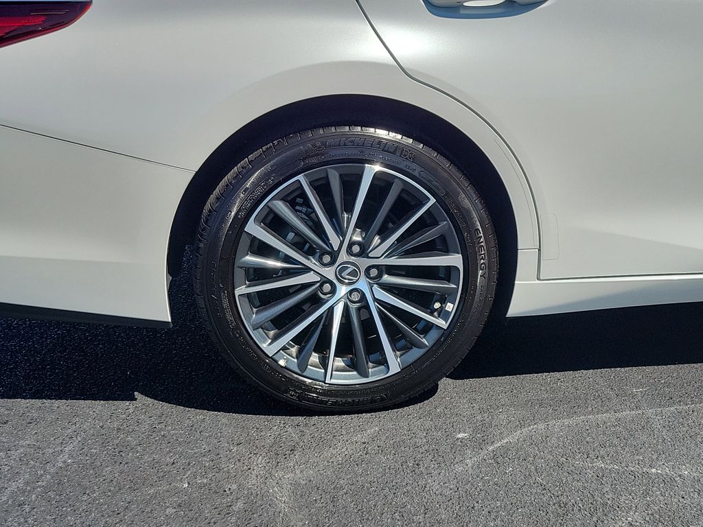 used 2025 Lexus ES car, priced at $42,500