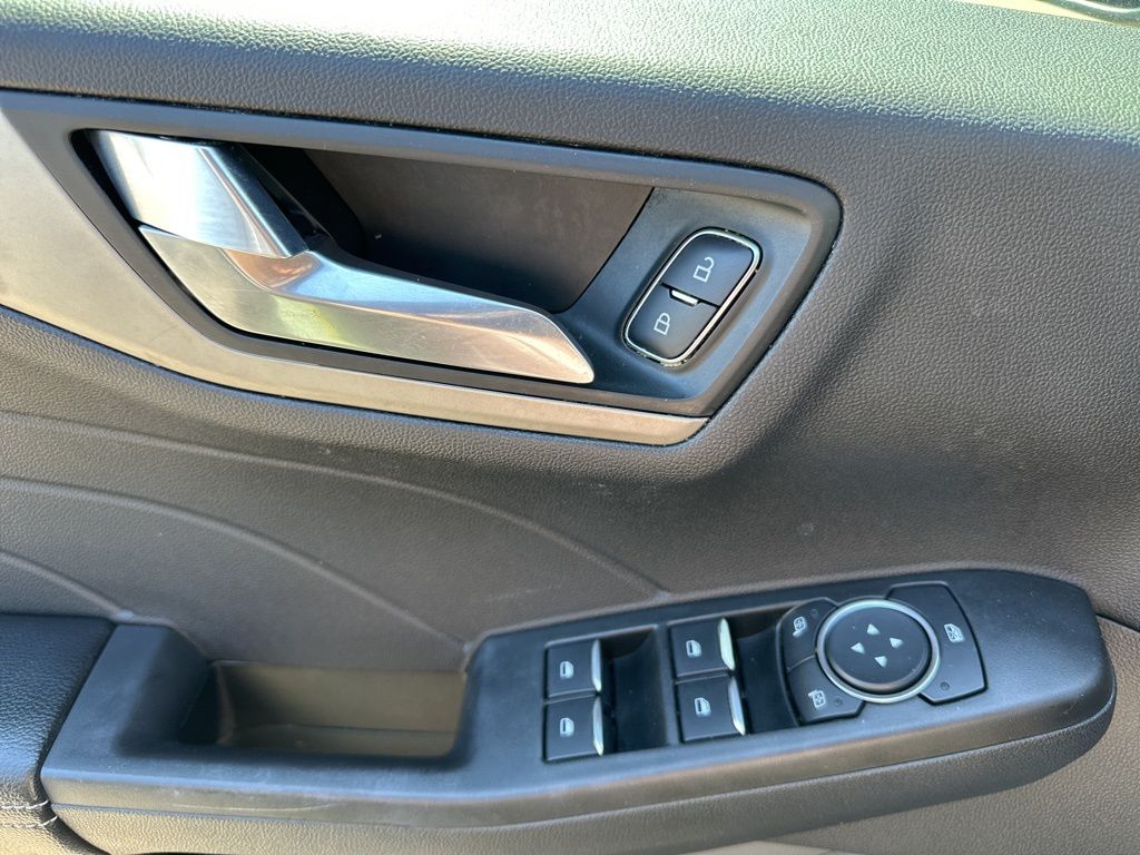 2021 Carbonized Gray Metallic Ford Escape SE FWD SUV