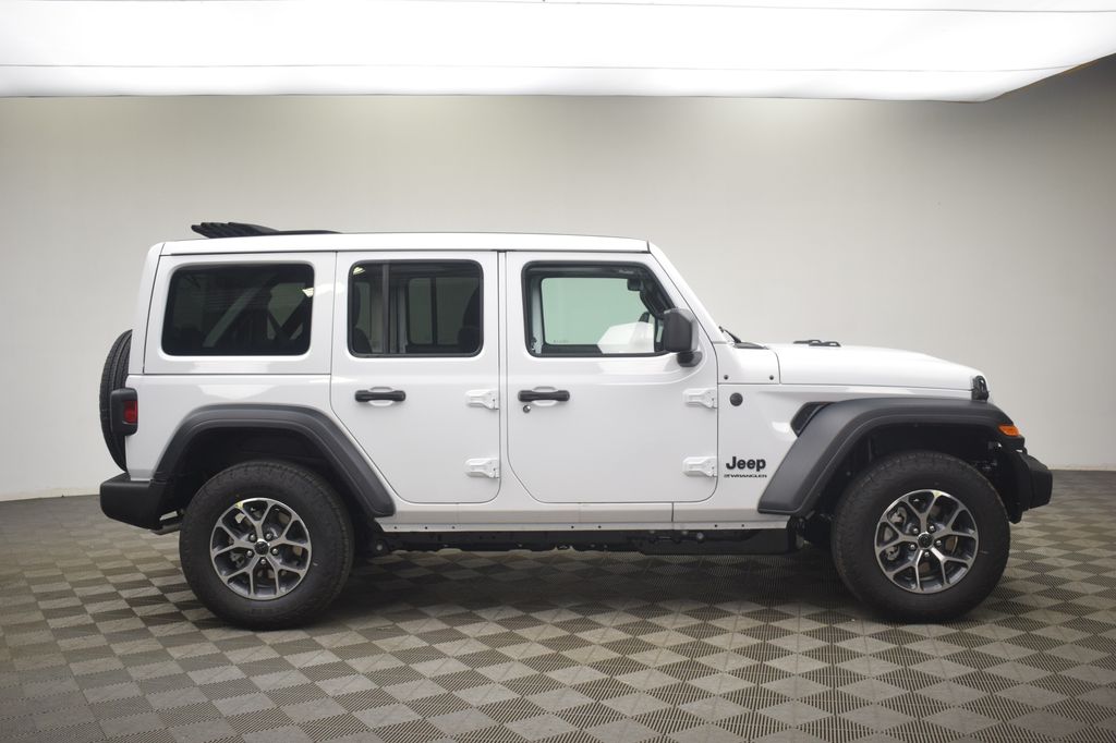 View vehicle photo 4