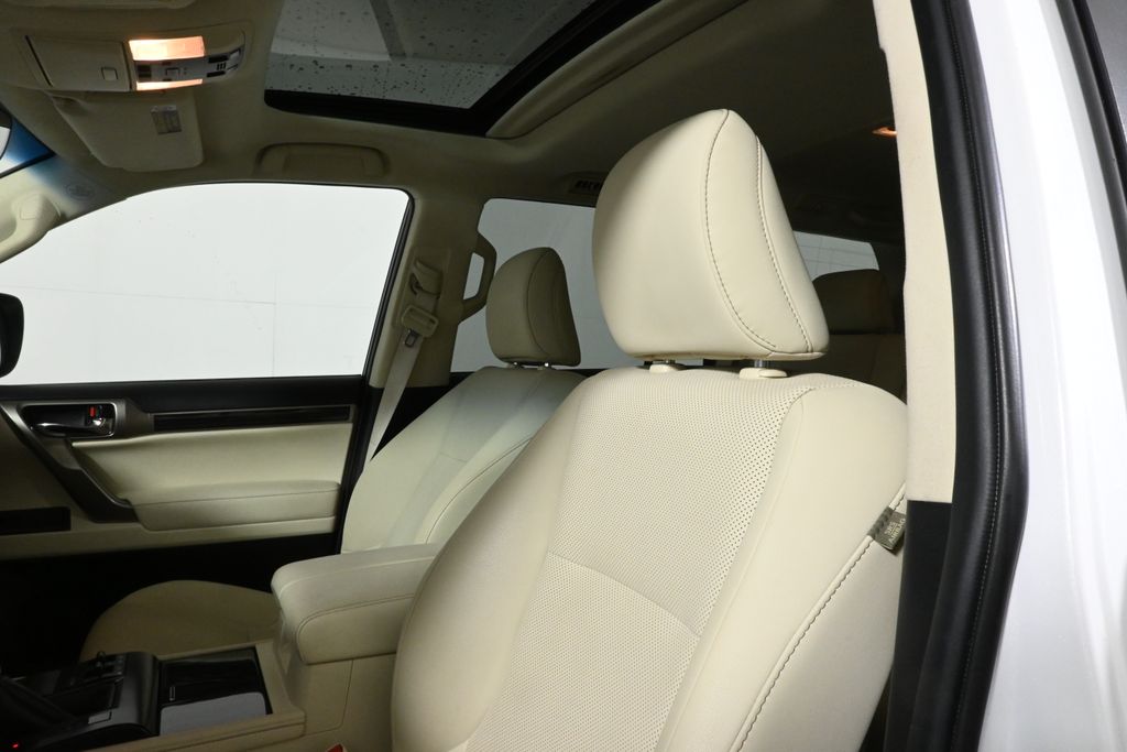 Thumbnail: 2021 Lexus GX - 4