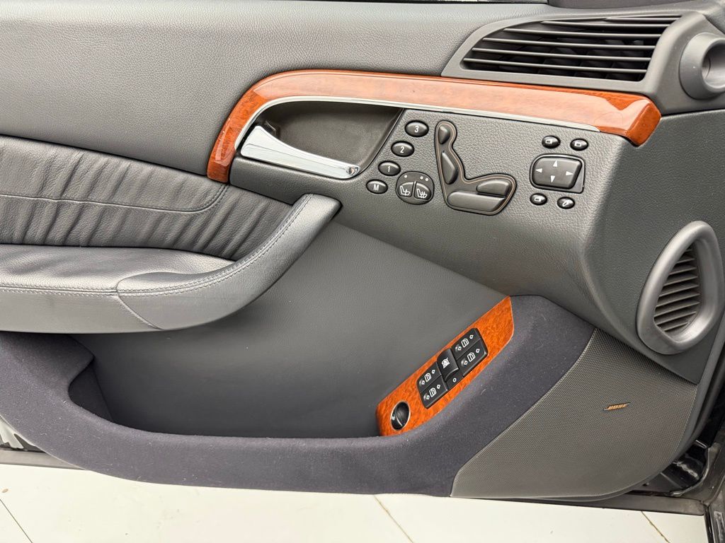 Thumbnail: 2003 Mercedes-Benz S-Class - 21