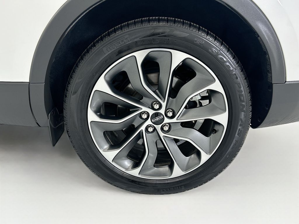 Thumbnail: 2022 Lincoln Nautilus - 31