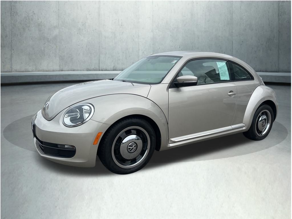 Silver Metallic 2013 Volkswagen Beetle 2.5L Hatchback Front-Wheel Drive 6-Speed Automatic