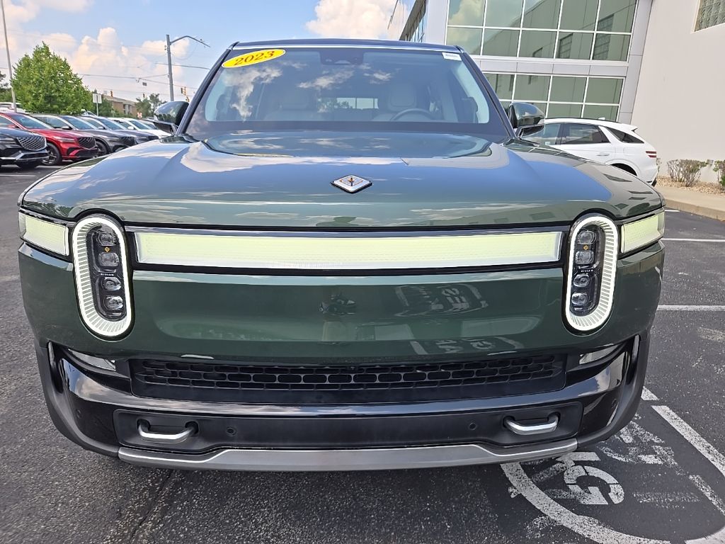 Thumbnail: 2023 Rivian R1S - 3