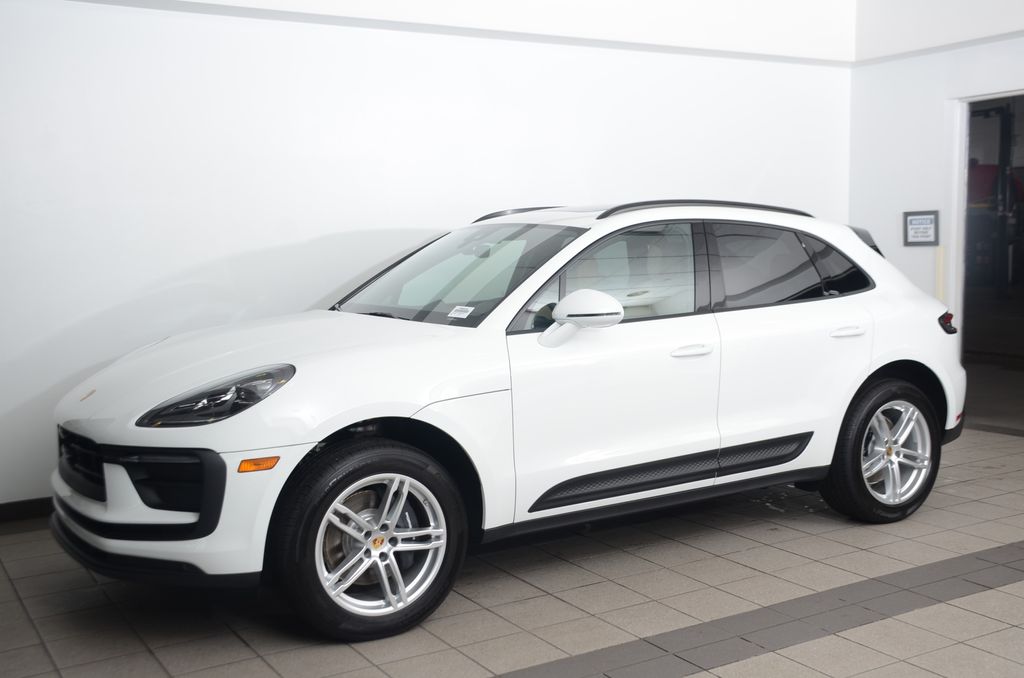 2024 Porsche Macan  -
                Beachwood, OH