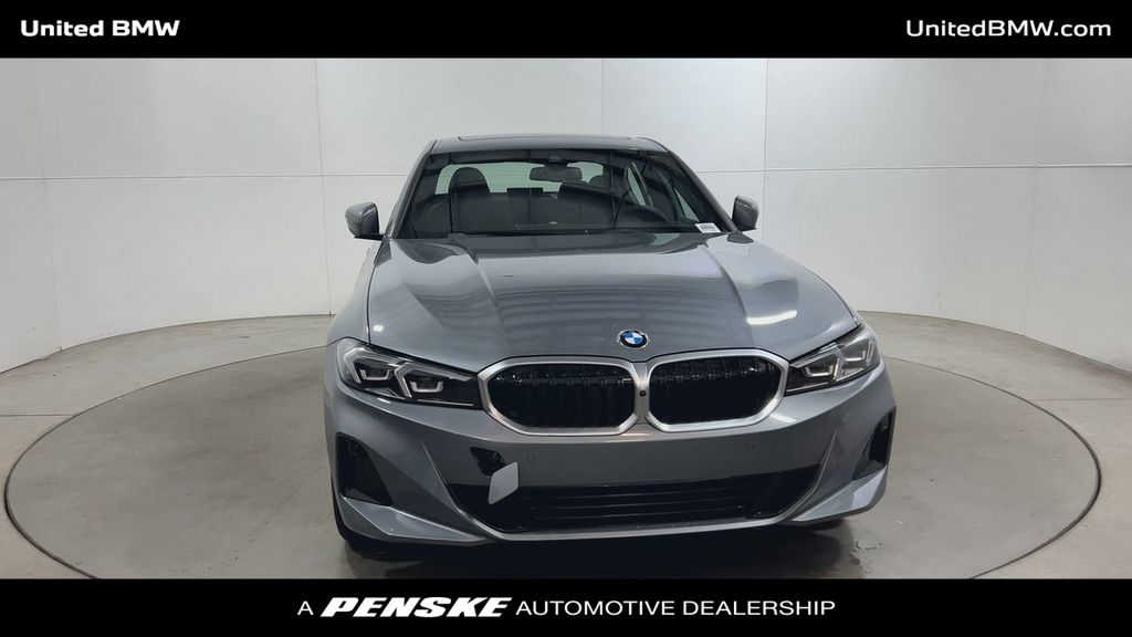 Thumbnail: 2025 BMW 3 Series - 3