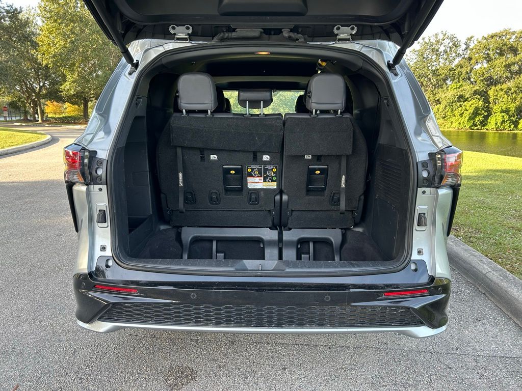 Thumbnail: 2024 Toyota Sienna - 10