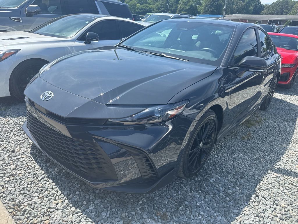 2025 Toyota Camry SE AWD Hybrid's photo