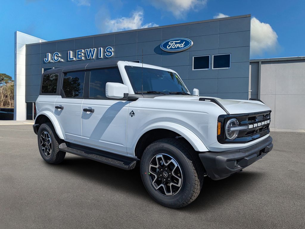 2026 Ford Bronco Outer Banks