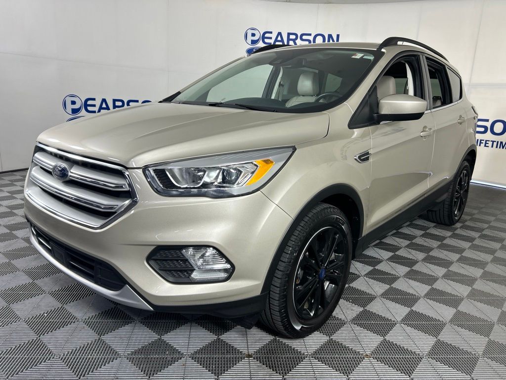 White Gold Metallic 2018 Ford Escape SUV / Crossover Front-Wheel Drive 6-Speed Automatic