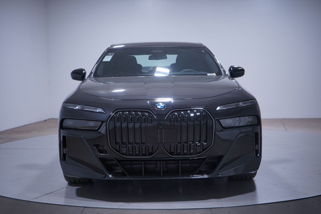Thumbnail: 2026 BMW 7 Series - 4