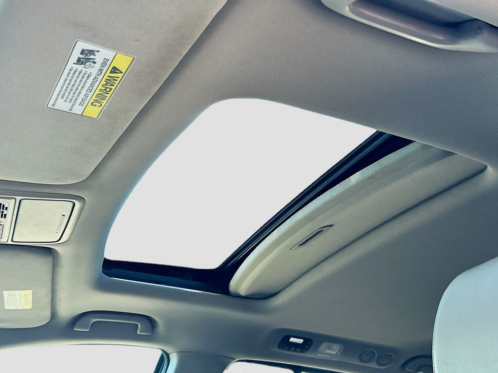Thumbnail: 2016 Honda Odyssey - 21