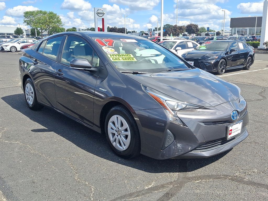Thumbnail: 2017 Toyota Prius - 3