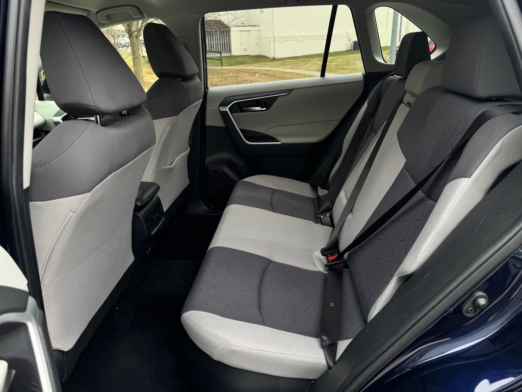 2020 Toyota RAV4 Hybrid XLE