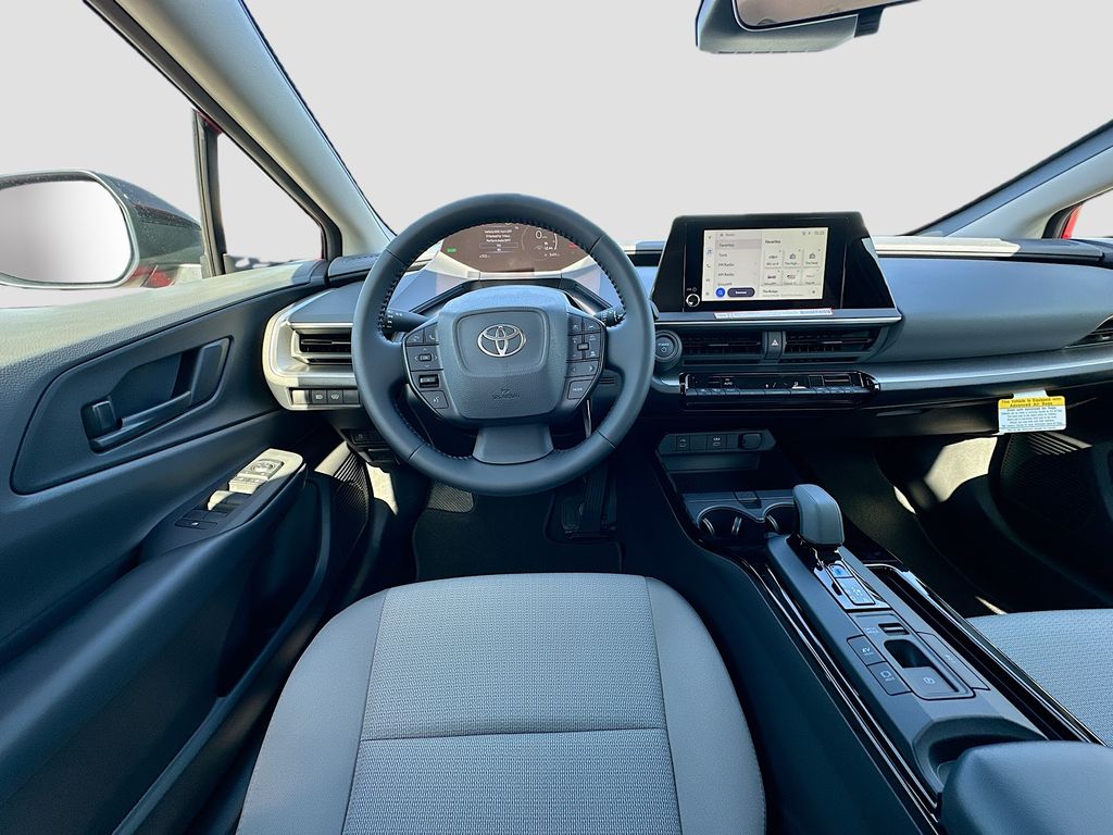 2025 Toyota Prius LE 17