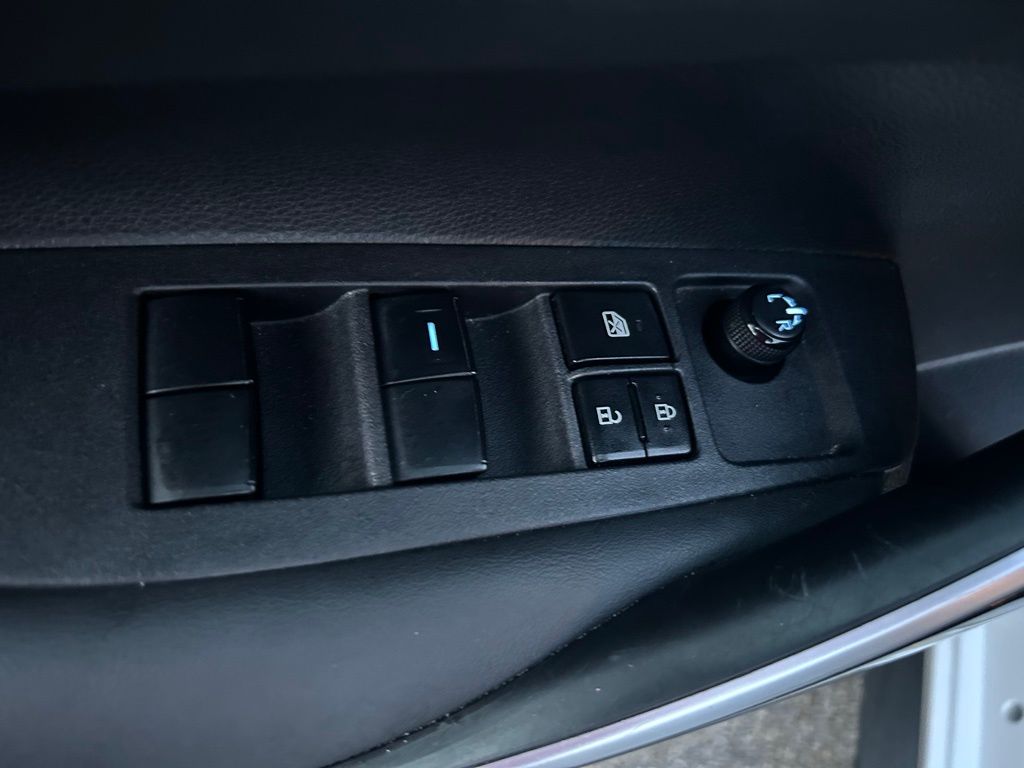 Thumbnail: 2022 Toyota Corolla - 17