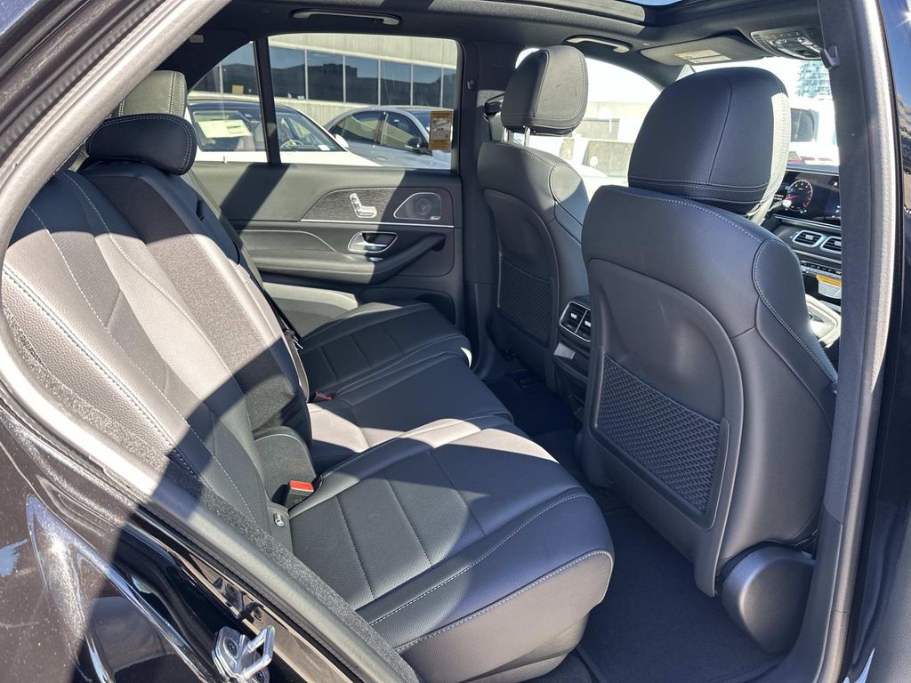 Thumbnail: 2026 Mercedes-Benz GLE - 21