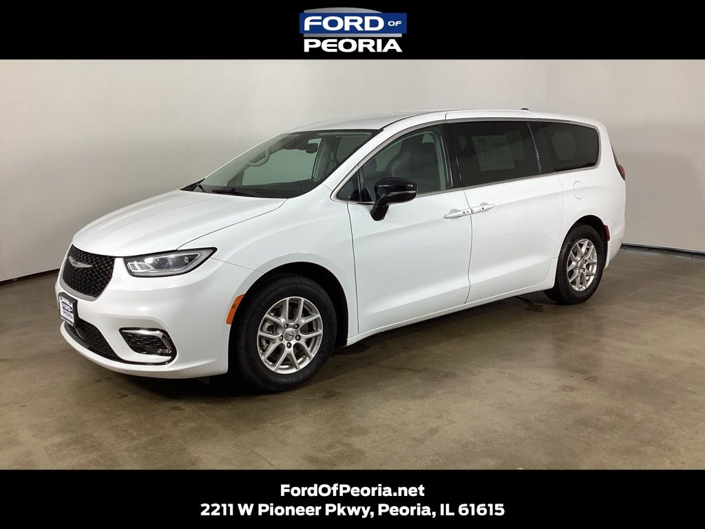 Bright White Clearcoat 2024 Chrysler Pacifica Minivan Front-Wheel Drive 9-Speed Automatic