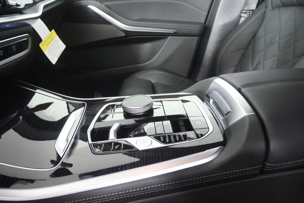 Thumbnail: 2026 BMW X5 - 21