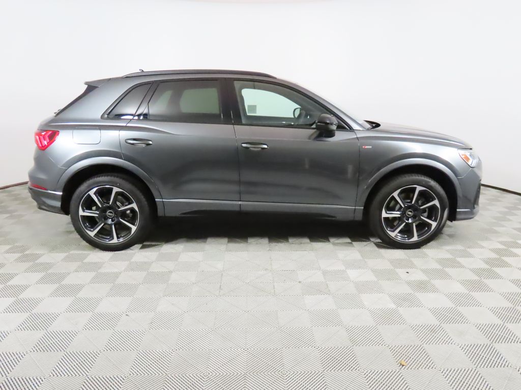 Thumbnail: 2025 Audi Q3 - 6
