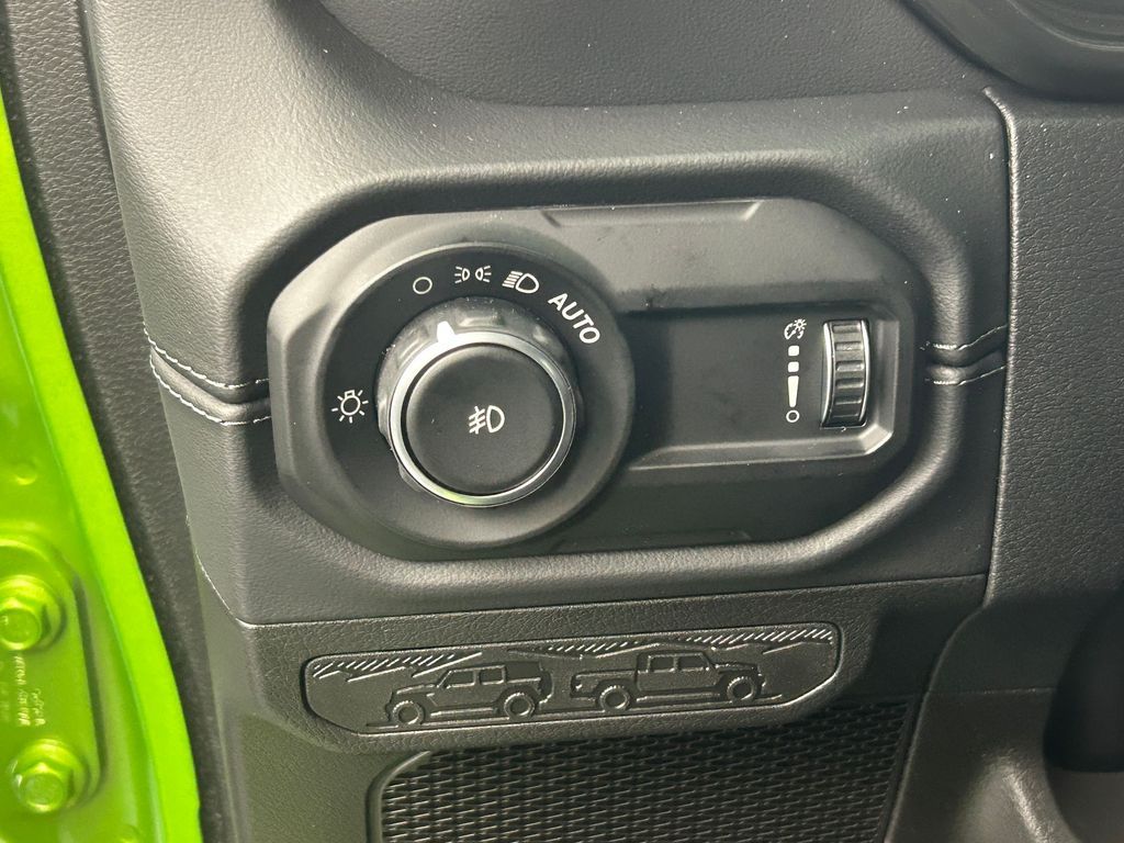 New 2026 Mojito Clearcoat Jeep Sahara image 11