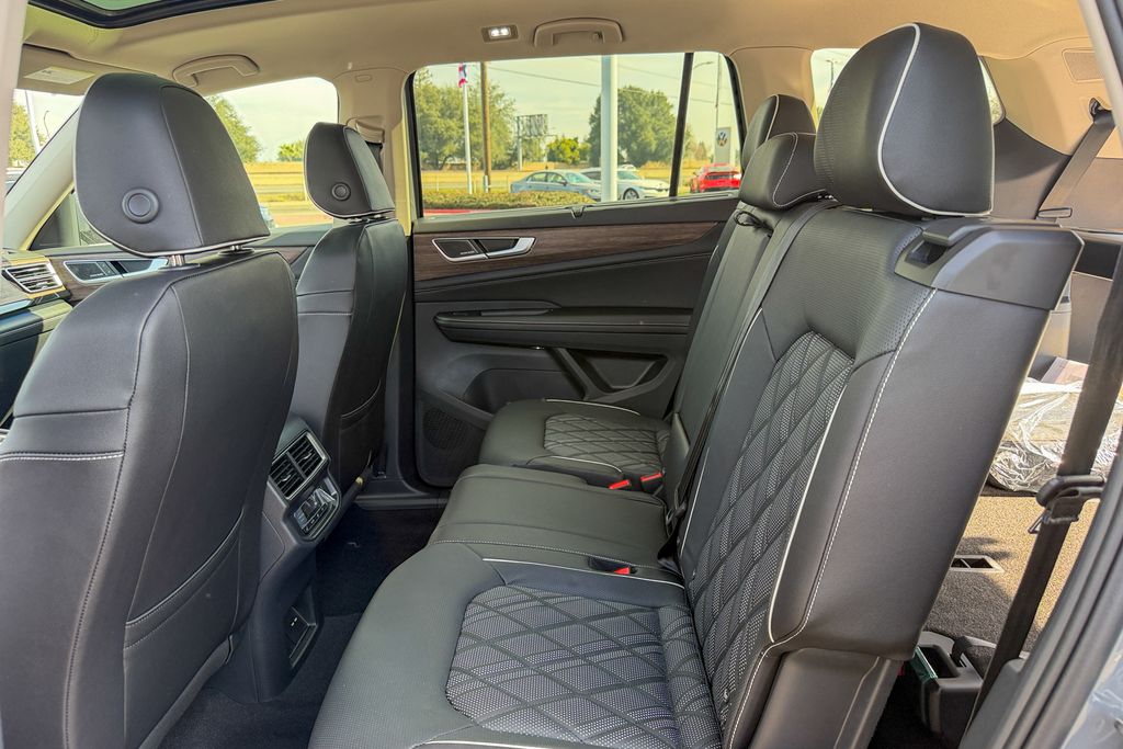 New 2026  Volkswagen 2.0T SEL Premium R-Line image 25