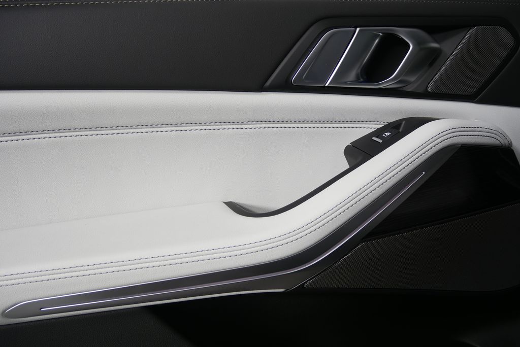 Thumbnail: 2026 BMW X5 - 14