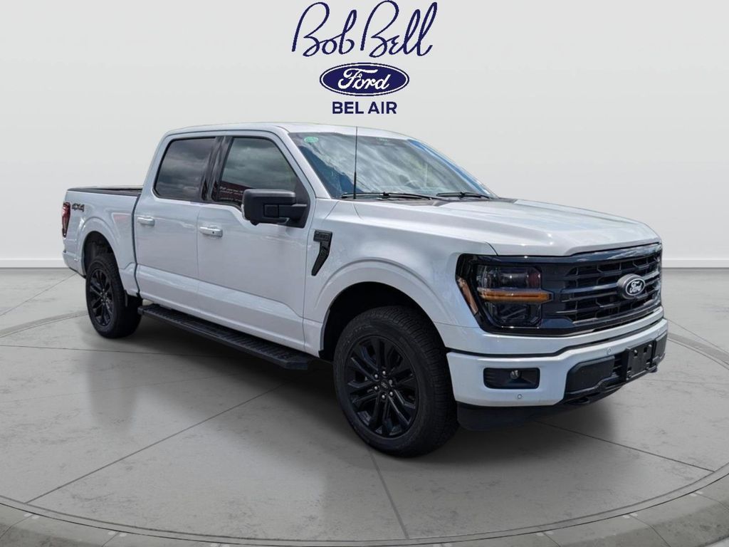 Oxford White 2025 Ford F-150 XLT SuperCrew 4WD Pickup Truck Four-Wheel Drive Automatic