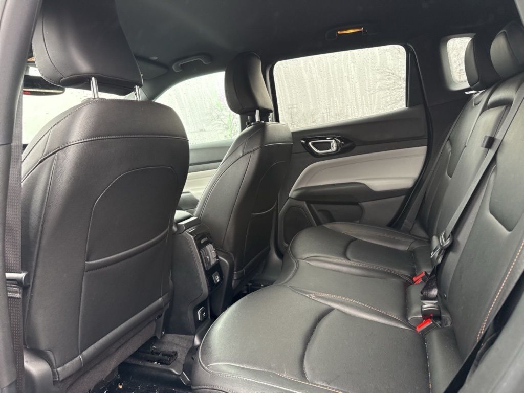 Used 2024 Gray Jeep Limited image 7