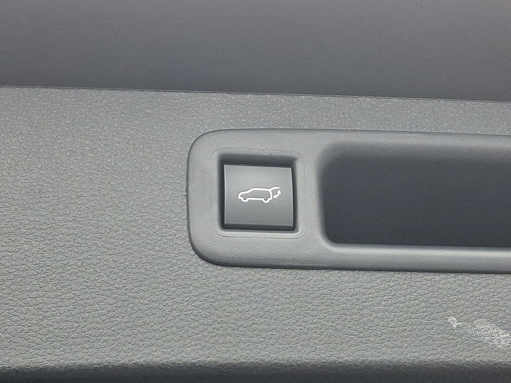 Thumbnail: 2025 Toyota Highlander - 32